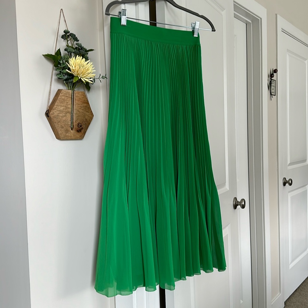 Aritzia Wilfred Twirl Pleated Skirt Kelly Green Sz S